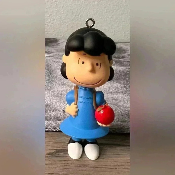 Hallmark Keepsake NIB 2011 Puss in Boots Christmas Ornament from the Shrek movie - Picture 5 of 8